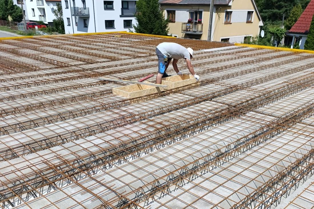 Armatura stropní desky před betonáží